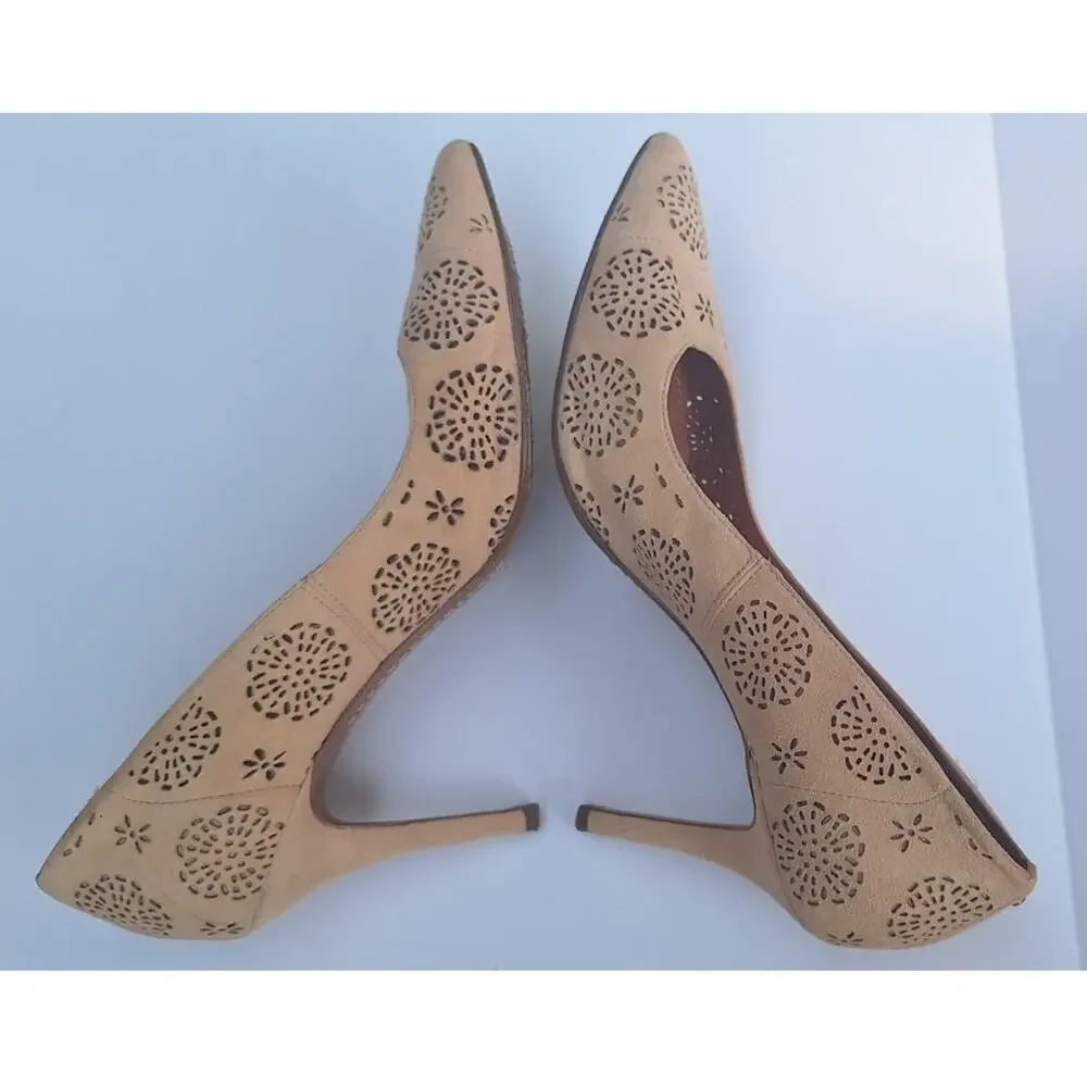 Coach Waverly Suede Leather Pumps High Heels Shoes Cutout Flowers Beige Size 8.5